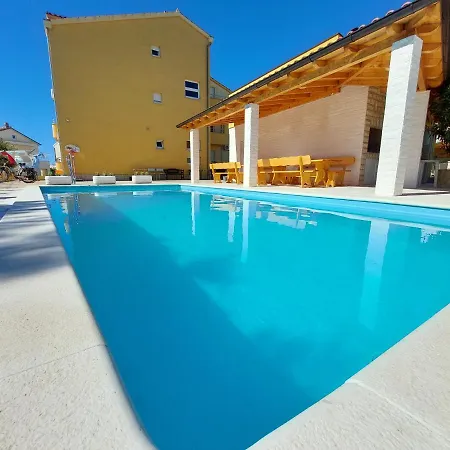 アパート Pranjic Delux ヴォディツェ