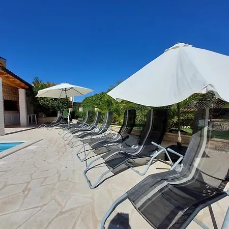 Pranjic Delux アパート