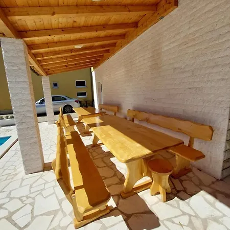 アパート Pranjic Delux ヴォディツェ