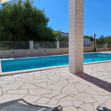 Pranjic Delux アパート